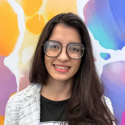 Ariani Santos, Graphic Designer