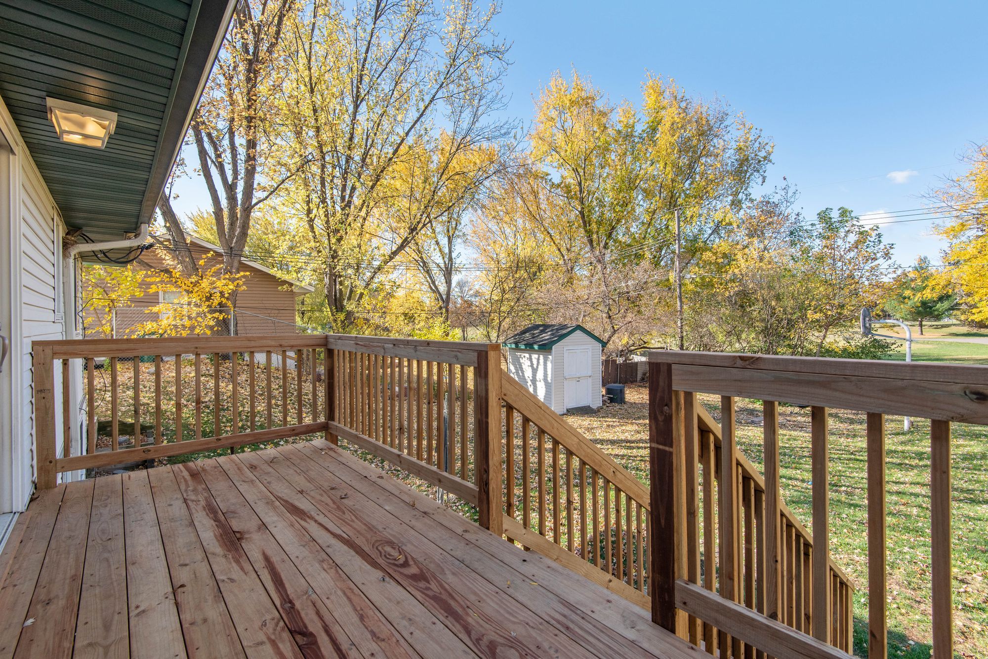 Spotted gum deck with a roofed outdoor living area